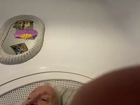 Snapshot of Bossinmidd12 chatting on February 8, 2025, 10:51 pm Bossinmidd12 online show from February 8, 2025, 10:51 pm