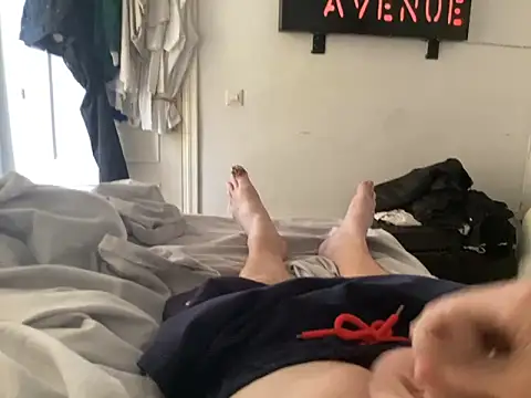 Snapshot of Bossinmidd12 chatting on November 9, 2025, 8:23 am Bossinmidd12 online show from November 9, 2025, 8:23 am