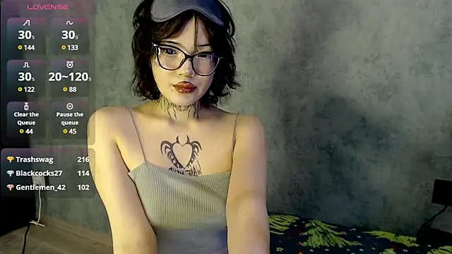 Snapshot of LizzieLight chatting on December 16, 2024, 5:38 am LizzieLight online show from December 16, 2024, 5:38 am