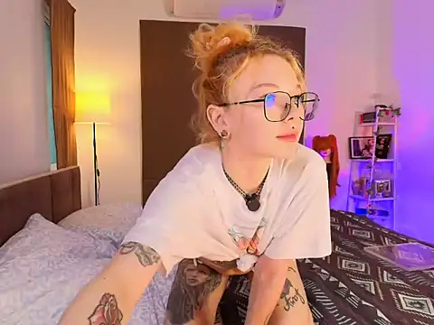 Snapshot of juicyshow_ chatting on October 10, 2025, 12:20 am juicyshow online show from October 10, 2025, 12:20 am