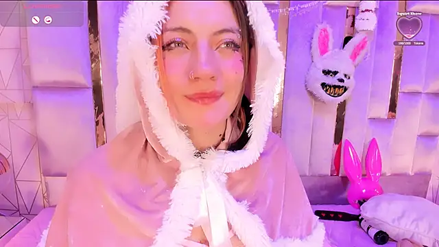 Broklinwhite  online show from December 22, 2024, 4:27 pm