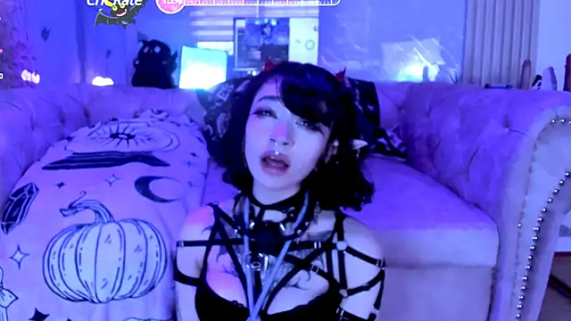 zephirahabney online show from January 30, 2025, 8:10 pm