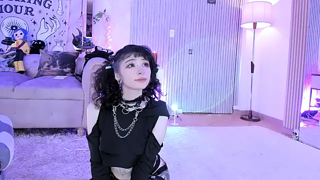 zephirahabney online show from September 26, 2025, 3:16 pm