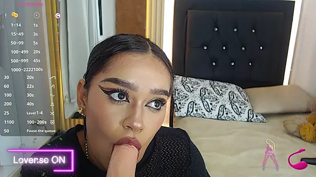 Snapshot of coraline_v chatting on March 9, 2025, 2:39 am coraline v online show from March 9, 2025, 2:39 am