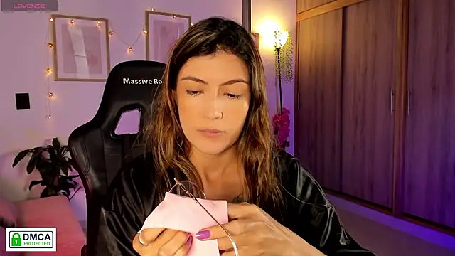 Lilabril online show from March 10, 2026, 2:33 pm