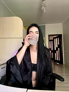 Julietta a online show from September 22, 2025, 7:10 am