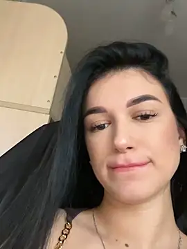 Julietta a online show from November 7, 2025, 7:52 am