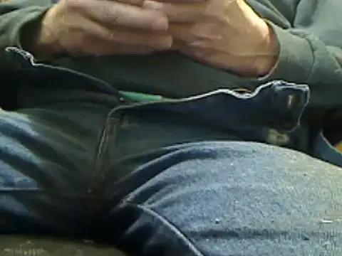 Snapshot of markluvskitty chatting on December 23, 2024, 5:43 pm markluvskitty online show from December 23, 2024, 5:43 pm