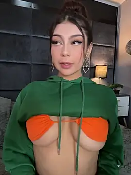 CHERRYY BOMB  online show from October 13, 2025, 10:48 am