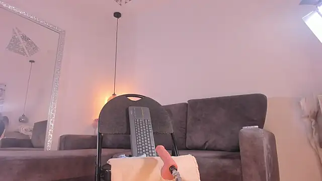 Isabella francoo online show from September 15, 2025, 12:27 pm