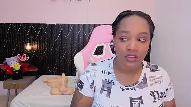 chanel brunette online show from March 27, 2026, 5:56 pm