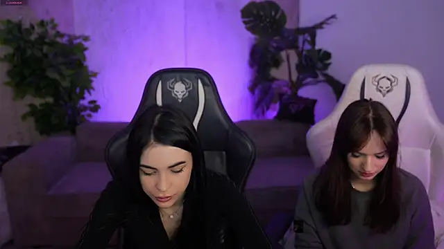 Tina Breeze online show from November 20, 2025, 8:36 am