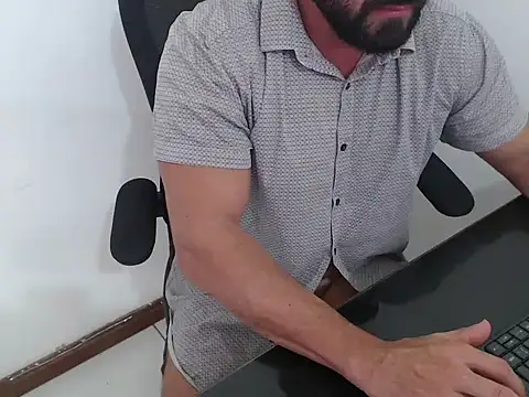 Snapshot of TopDaddy23 chatting on March 4, 2026, 7:42 pm TopDaddy23 online show from March 4, 2026, 7:42 pm