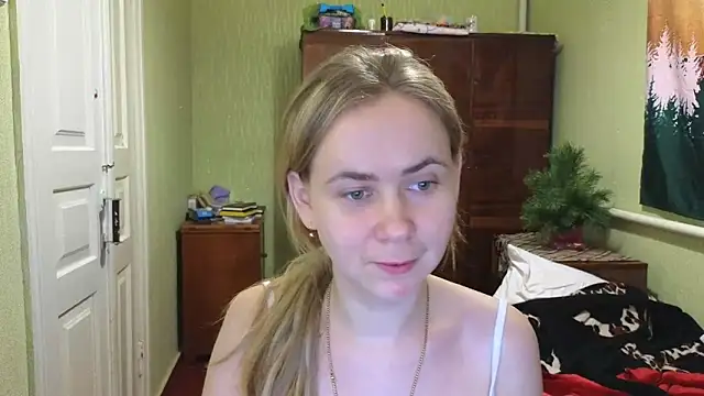 Riley Roo online show from December 18, 2024, 8:36 pm