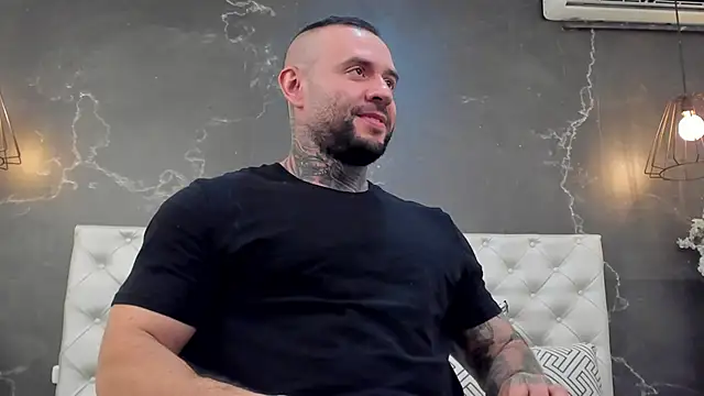 BruceDallas online show from January 2, 2025, 10:22 pm