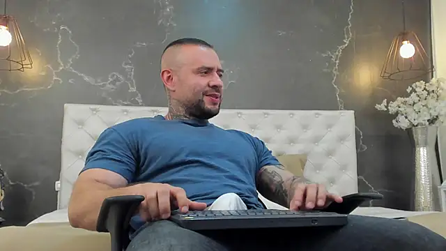 BruceDallas online show from February 3, 2025, 2:14 am