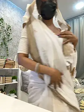 Snapshot of Monalisadon018 chatting on December 9, 2024, 6:35 pm Monalisadon018 online show from December 9, 2024, 6:35 pm