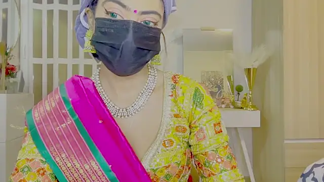 Monalisadon018 online show from April 14, 2026, 9:21 pm