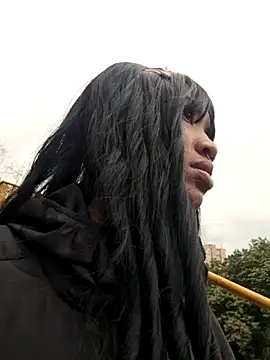 Honey-420- online show from November 19, 2025, 9:15 pm