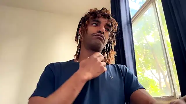 Snapshot of gerson173Hugo chatting on October 14, 2025, 10:05 am gerson173Hugo online show from October 14, 2025, 10:05 am