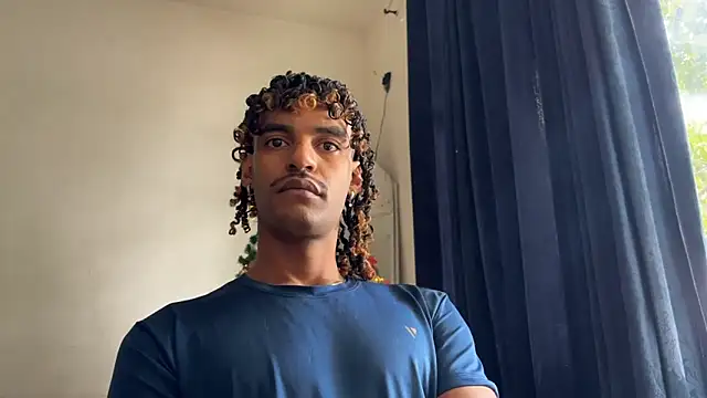 Snapshot of gerson173Hugo chatting on November 20, 2025, 11:21 am gerson173Hugo online show from November 20, 2025, 11:21 am