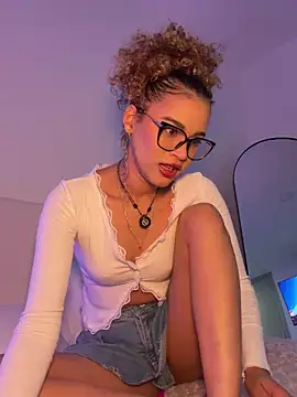 Lianh Benett online show from March 31, 2026, 4:46 am