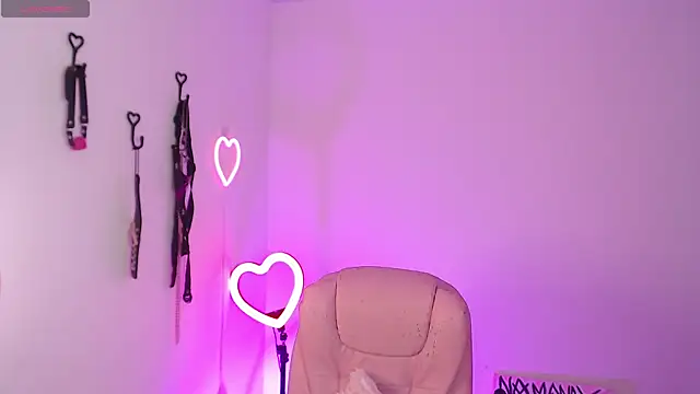 selvalentinex online show from June 17, 2026, 3:09 am