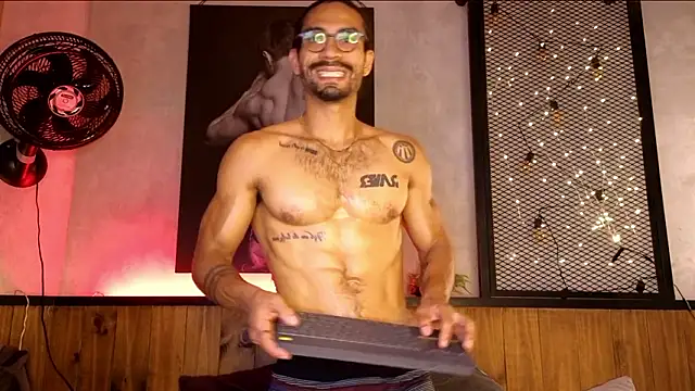 Snapshot of Romeocolin chatting on February 18, 2026, 2:02 pm Romeocolin online show from February 18, 2026, 2:02 pm