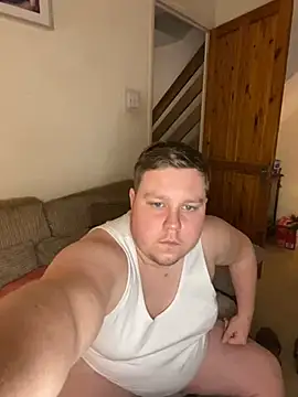 Snapshot of Lukeyboy027 chatting on January 2, 2025, 12:13 am Lukeyboy027 online show from January 2, 2025, 12:13 am