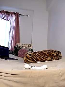 Bella045 online show from March 12, 2025, 7:57 am