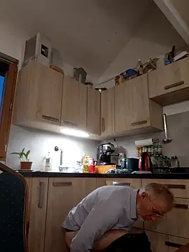 60philippe online show from October 4, 2025, 5:44 pm