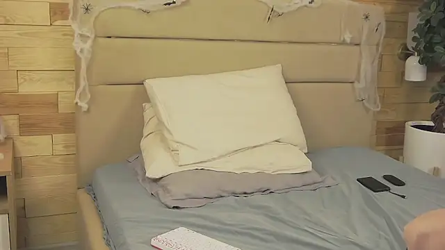 EthanPinkman online show from October 21, 2025, 9:32 am