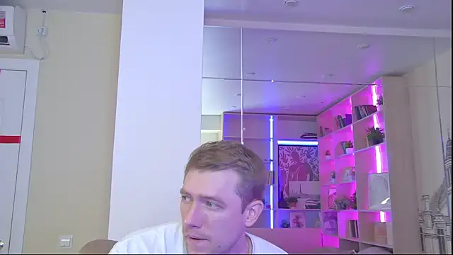 Snapshot of EthanPinkman chatting on June 5, 2026, 5:03 am EthanPinkman online show from June 5, 2026, 5:03 am