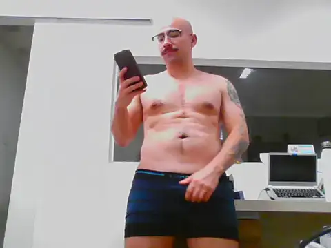 Snapshot of SeizoC chatting on November 23, 2025, 5:40 am SeizoC online show from November 23, 2025, 5:40 am