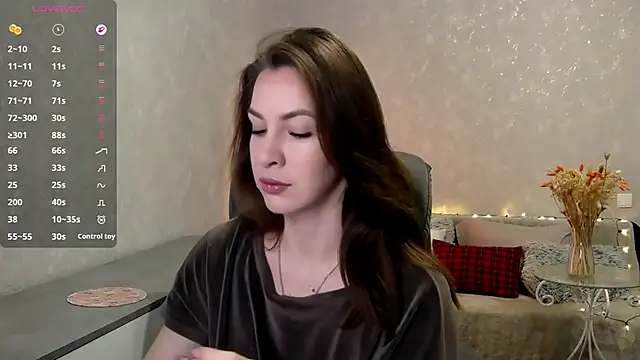 Naughty  Megan online show from May 15, 2026, 2:07 am