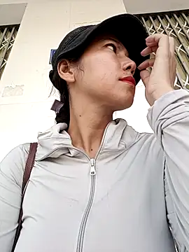 2HotAsain4u online show from April 15, 2026, 2:07 am