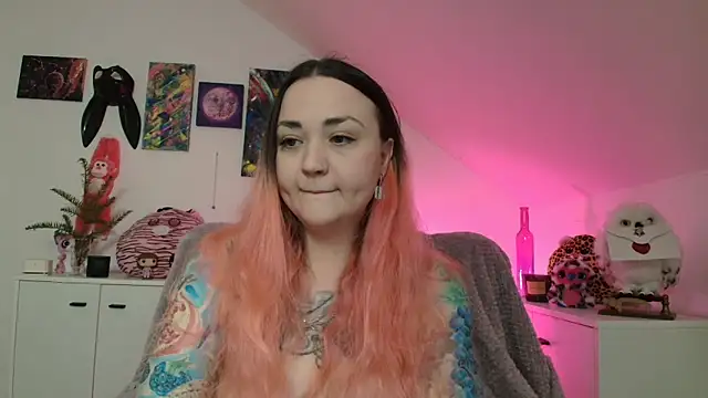 PinkHurricaneOfficial online show from April 8, 2026, 2:39 pm