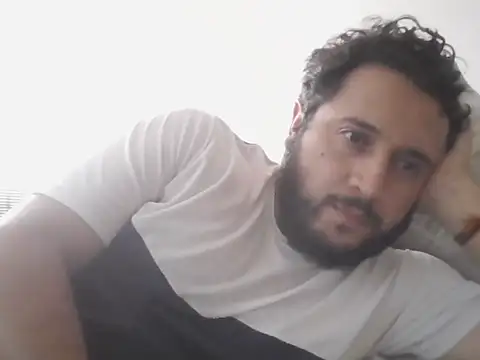 Snapshot of CrisFdo chatting on March 8, 2026, 9:18 pm CrisFdo online show from March 8, 2026, 9:18 pm