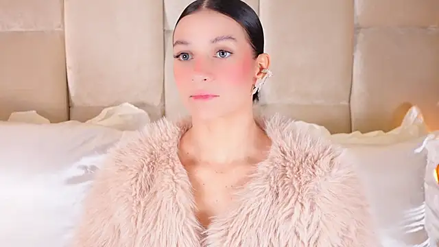 KiraKayleigh1 online show from November 10, 2025, 4:00 am