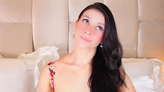 KiraKayleigh1 online show from November 24, 2025, 12:43 am