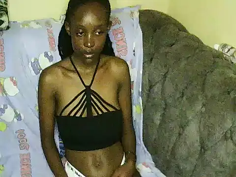 petite clara24 online show from October 4, 2025, 10:19 pm