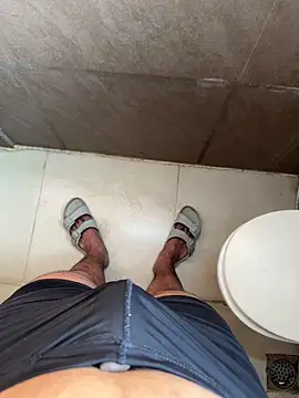 Cum on your tityyy online show from November 6, 2025, 2:34 am