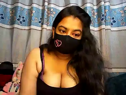 A-sweetgirl online show from February 23, 2025, 8:39 am