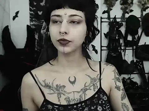 n0sferatus   online show from May 23, 2026, 2:17 am