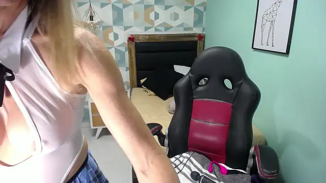 CATIAJONES online show from February 24, 2025, 6:58 pm