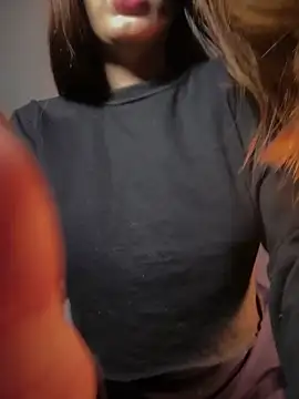 Snapshot of Zeli_66 chatting on December 17, 2025, 3:56 am Zeli 66 online show from December 17, 2025, 3:56 am