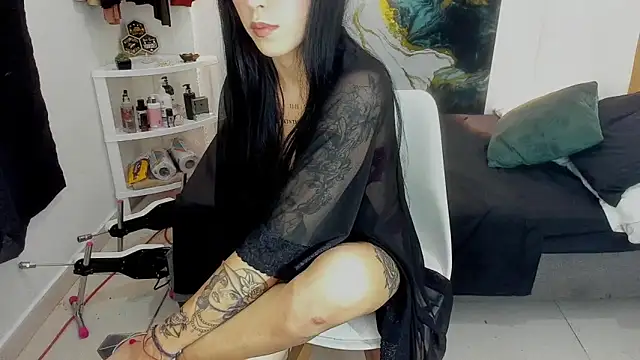 chaymae nah  online show from January 15, 2026, 2:05 am