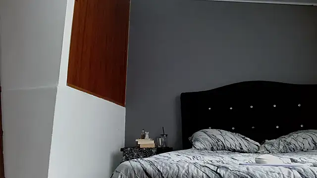 Emilia 1995 online show from January 31, 2025, 7:51 pm