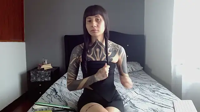 Emilia 1995 online show from November 14, 2025, 3:11 pm