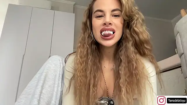 diffgirls2 online show from September 29, 2025, 10:09 am